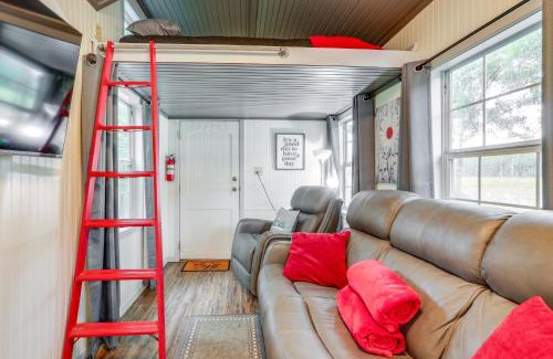 Mountain View Apartment | Swim On-Site Riverfront Studio in Mountain View!