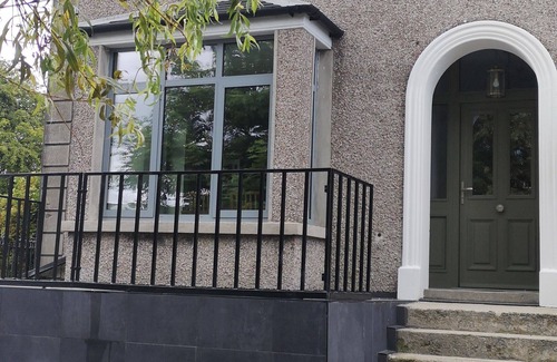 Galway House | Swimmers Rest 200m from the Beach in Salthill