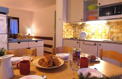 Saint-Leger-les-Melezes Apartment | Swimming pool, sauna, hammam, parking, tv, ski locker, 28m², Saint-Léger-les-Mélèzes
