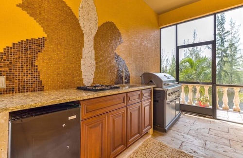 South Gulf Cove House | Swimming, Boating, Fishing in a Luxurious Setting