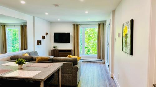 Mont-Tremblant Village Apartment | Swimming Pool Spa - Condo Mont Tremblant