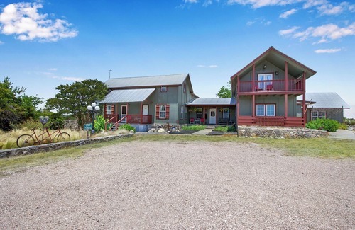 Dripping Springs House | Swing On Inn I Hot tub, Sleeps 12