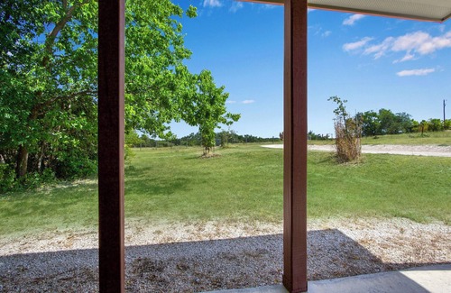 Dripping Springs Cottage | Swing On Inn I Hankie Pankie Cottage