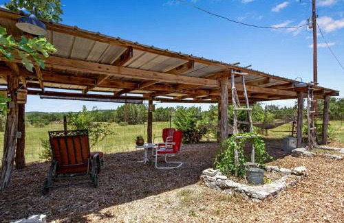 Dripping Springs House | Swing On Inn- Suite Thyme