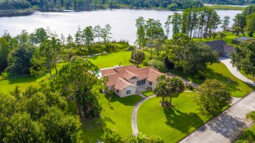 Groveland House | SWISS 101 - Lake Olsen