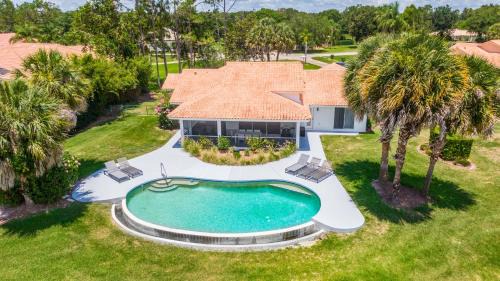 Groveland House | SWISS 57 - Lake Denise