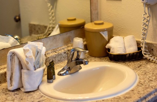 Heber Hotel | Swiss Alps Inn