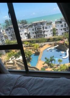 Tanjung Apartment | Swiss Garden Residence Pool Sea view Beach Resort LUXURY apartment & FaMiLy SUITE