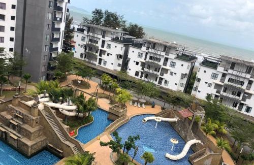 Tanjung Apartment | Swiss Garden Residence Pool Sea view Beach Resort LUXURY apartment & FaMiLy SUITE
