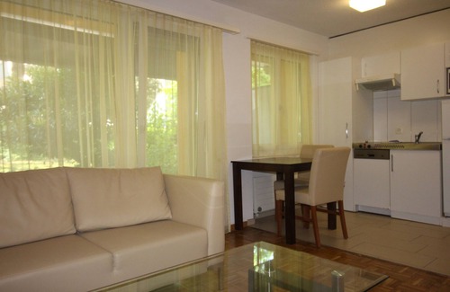 Seebach Apartment | Swiss Star District 11