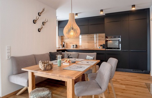 Rettenberg Apartment | Swiss stone pine dream
