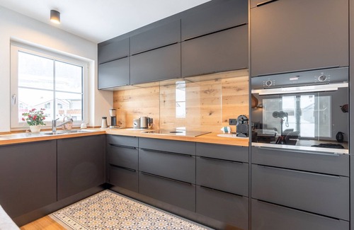 Rettenberg Apartment | Swiss stone pine dream
