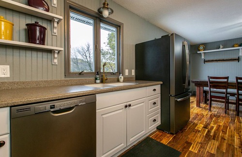 Table Mound House | Swiss Valley Getaway - Dubuque/Tri-State Area