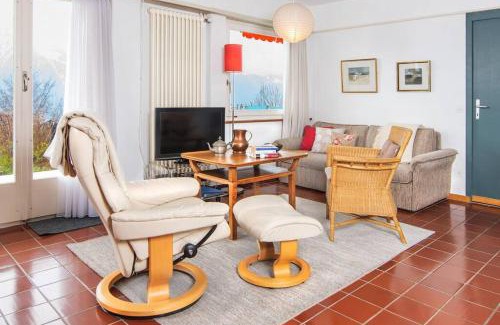 Aeschlen ob Gunten Apartment | SwissHut Stunning Views Alps Lake - Apart. Lena Down
