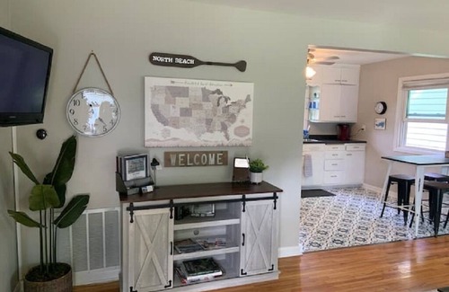 Clear Lake Cottage | Swordfish Suite North Beach - Steps to the SURF BALLROOM