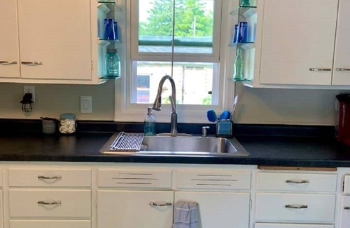 Clear Lake Cottage | Swordfish Suite North Beach - Steps to the SURF BALLROOM