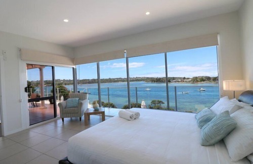 Merimbula Cabin | Sybella - 4 bedroom option (Ocean views with a pool)