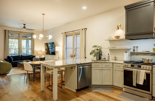 Downtown Columbus House | Sycamore I *3 Suites *GameRm *5 Queen *OSU 1/2mi