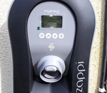 Etchinghill House | Sycamore Lodge Kent With EV Zappi type 2, swimming pool for a fee