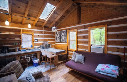 Stanton Cabin | Sycamore Rustic Log Cabin: Compact Cabin w/the Essentials For Your Vacation