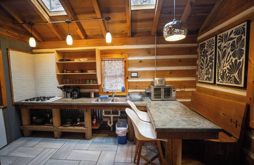 Stanton Cabin | Sycamore Rustic Log Cabin: Compact Cabin w/the Essentials For Your Vacation