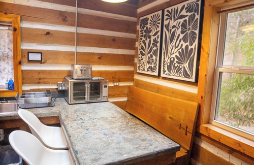 Stanton Cabin | Sycamore Rustic Log Cabin: Compact Cabin w/the Essentials For Your Vacation