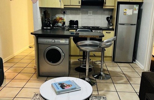 Westcliff Apartment | Syfo Place WiFi During LS