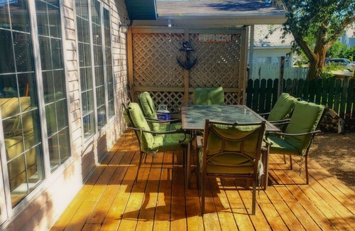 Sylvan Lake House | Sylvan Lake Cottage 1/2 block to beach