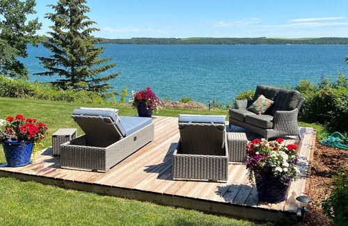 Markerville House | Sylvan Lake - Lake front executive home with lake access and private dock.