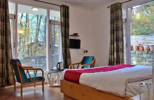 Bashisht Bed & Breakfast | Sylvan Woods Cottage