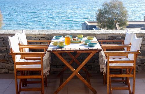 Vissa Apartment | Syros Luxury Seaview Wellness Suite Finikas
