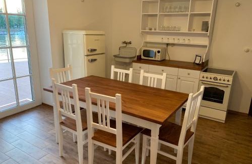 Szentendrei Apartment | Százesztendős Révészház Apartman