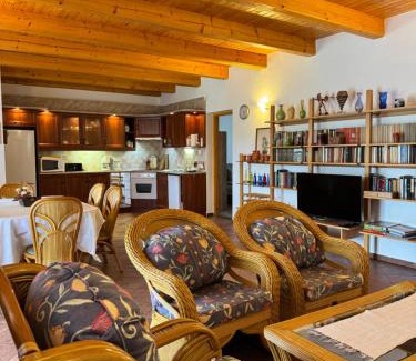 Szolosgyorok Apartment | Szőlősgyörök Kun Apartment with 3 bedrooms on 92 in