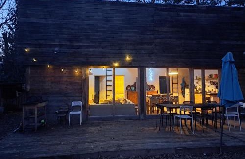 Szentendrei House | Szentendrei sziget, modern faház, télen is
