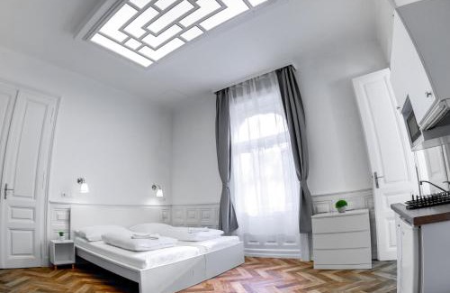 Ujpest Hotel | Tóni Villa