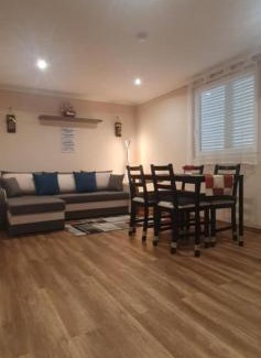 Lakitelek Apartment | Tündérkert Apartman
