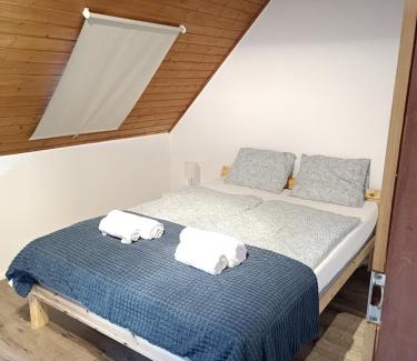 Balatonszabadi Apartment | Türkiz Apartman - 5 szobás 13 fős apartmanház 4km a Balaton- Balatonszabadi
