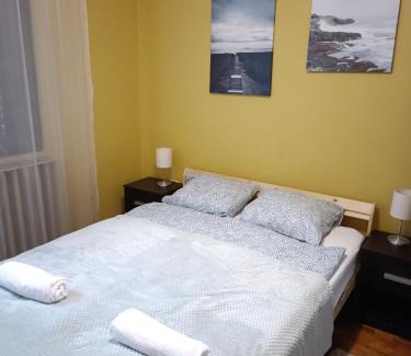 Balatonszabadi Apartment | Türkiz Apartman - 5 szobás 13 fős apartmanház 4km a Balaton- Balatonszabadi