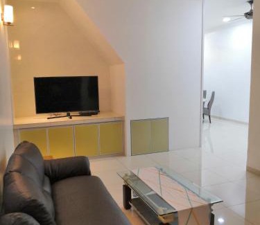 Batu Pahat House | T'Garden Homestay Landed House