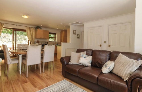 Llanddaniel Fab Cottage | T? GAREG, pet friendly, character holiday cottage in Gaerwen