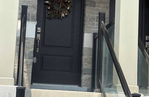 Durham Region House | t Private, cozy guest suite in Oshawa with free parking.