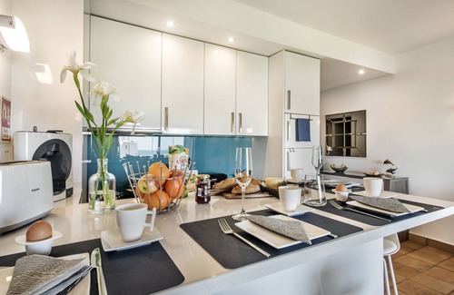 Telheiro Apartment | T1 Marina Park Vista Mar, sea view, large balcony, wifi, pool + aircon
