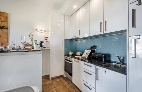 Telheiro Apartment | T1 Marina Park Vista Mar, sea view, large balcony, wifi, pool + aircon