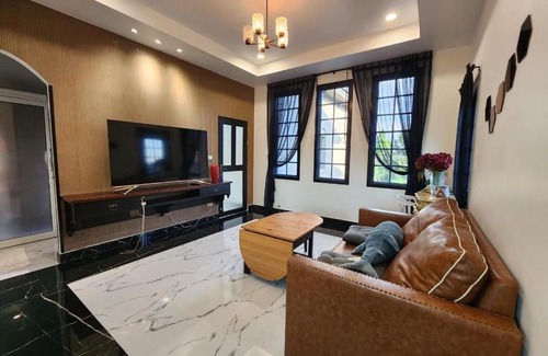 Saen Suk Villa | T1-Tuscany Private Pool Villa-บางแสน