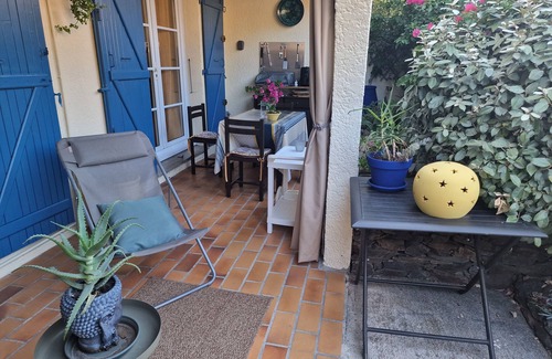 Plage d'Argeles Apartment | T2 37 m² in a protected cove, terrace, small garden, mountain view.