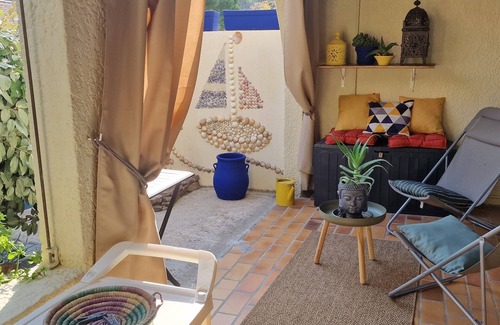 Plage d'Argeles Apartment | T2 37 m² in a protected cove, terrace, small garden, mountain view.