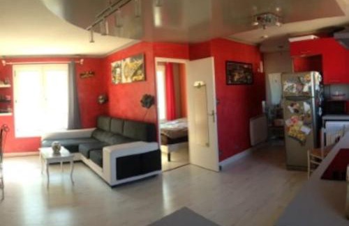 Bourgoin-Jallieu Apartment | T2-42m2-Climatisation, lumière tamisée-garage
