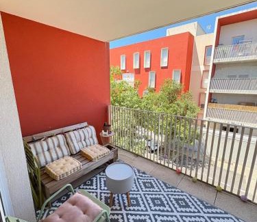 Juvignac Apartment | T2 Air conditioning Terrace & Parking near Montpellier