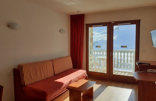 La Mongie Apartment | T2 apartment with separate bedroom. Swimming pool, gym, billiards.