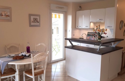 Biarritz Apartment | T2 apartment + 2 terraces + 1 private secure PARKING + WIFI + TV.